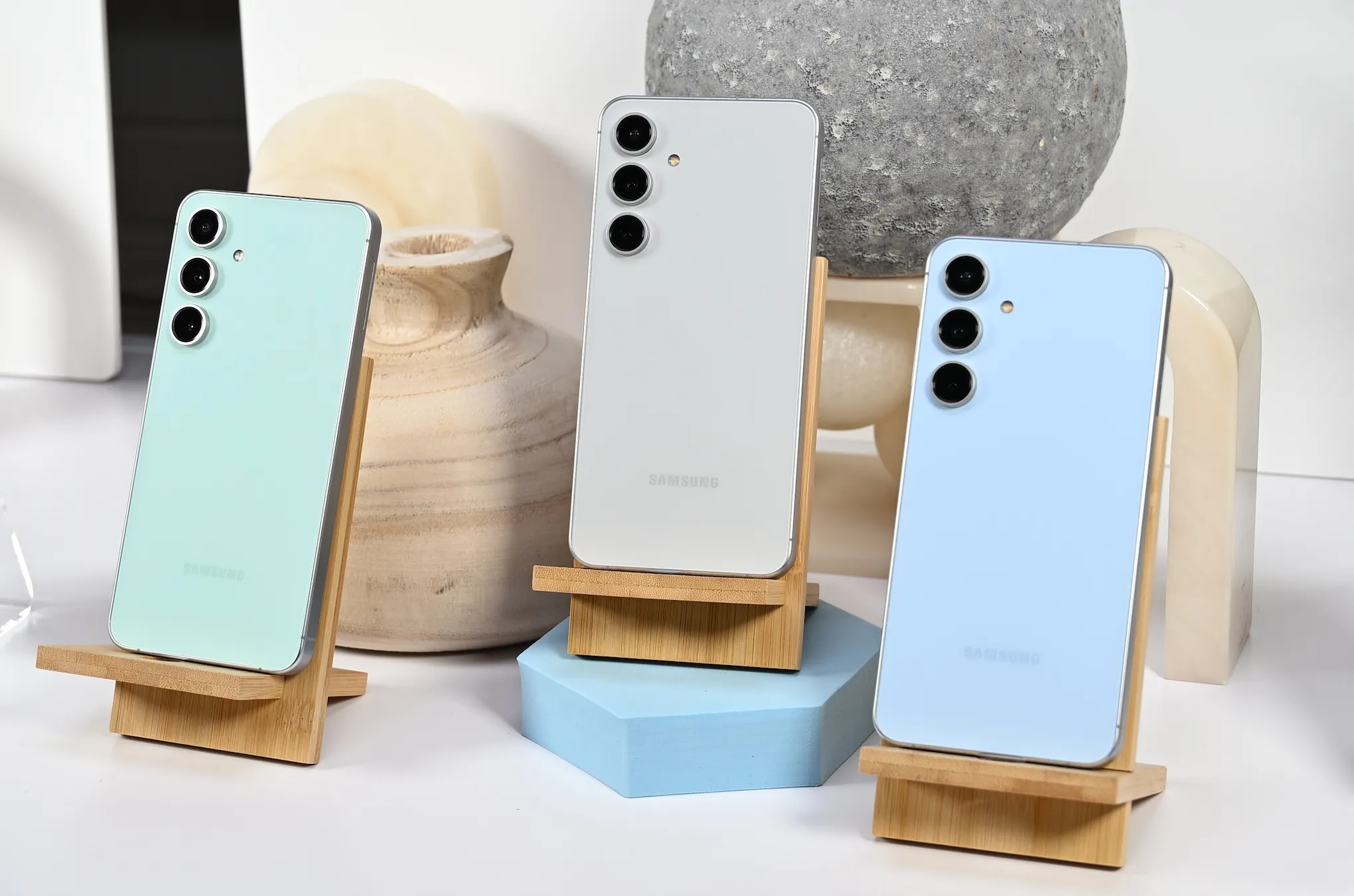 گوشی موبایل سامسونگ Galaxy S24 FE دوسیمکارت