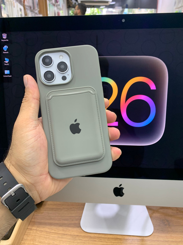 قاب سیلیکونی MagSafe آیفون 15 پرو با جاکارتی رنگ فیلی