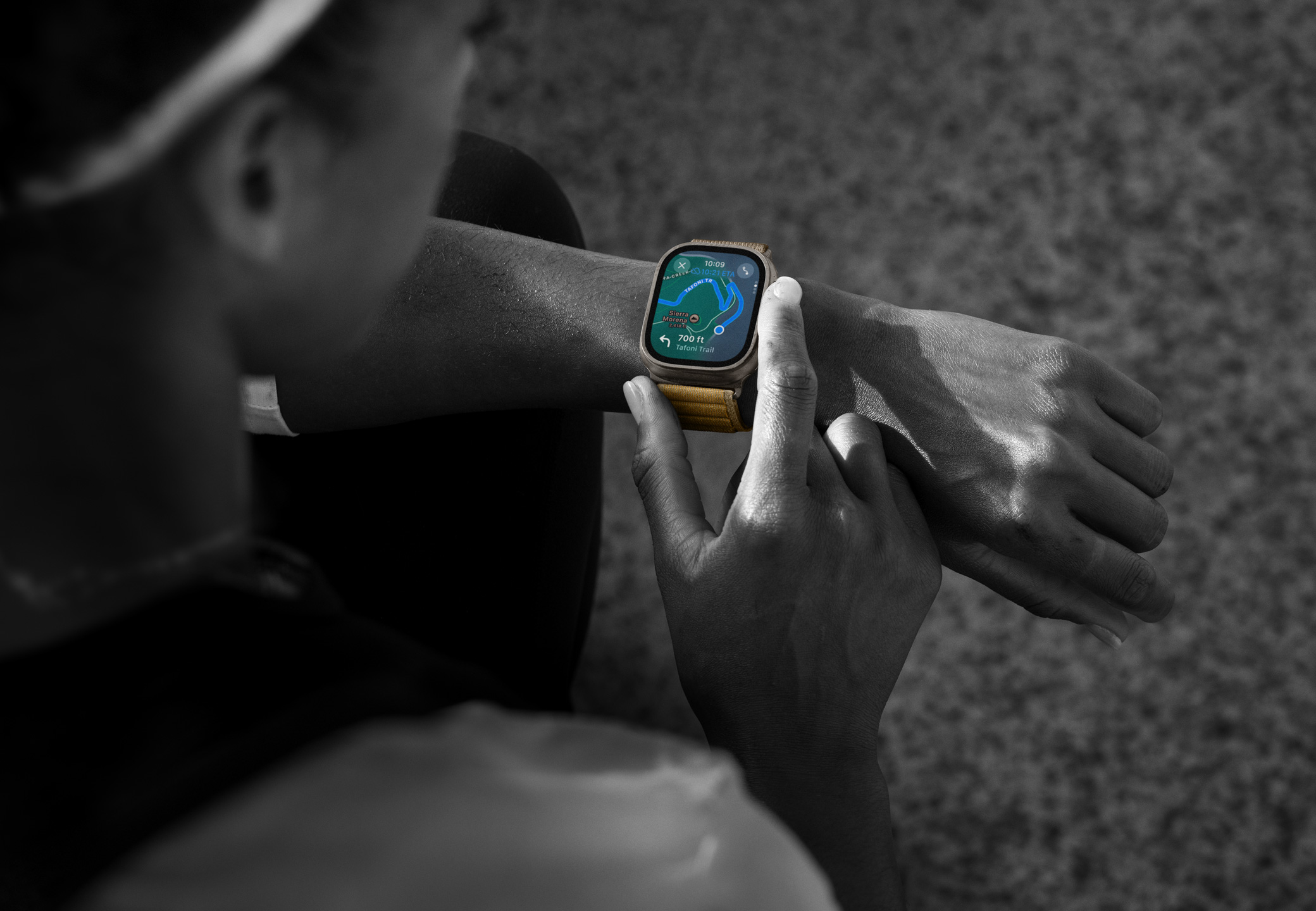 ساعت هوشمند اپل مدل Apple Watch Ultra 2 (49mm) با بند تریل لوپ (Trail Loop) - با گارانتی