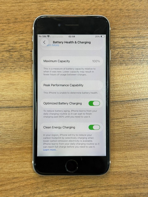 📱 آیفون SE 2020 کارکرده 128گیگابایت پارت آمریکا (MG) سفید – باتری 100٪ سالم – پک اصلی