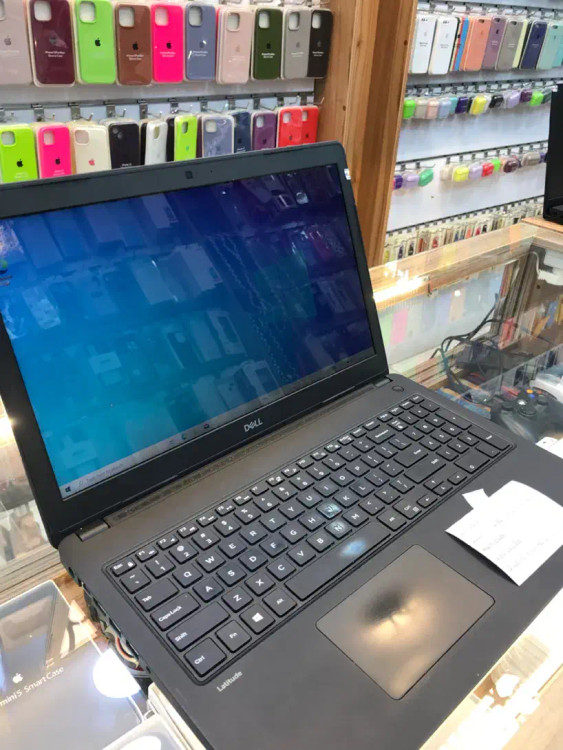 Dell 3580 i7 7th 8 256SSD