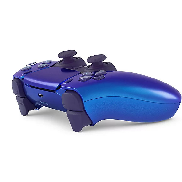 نمای بالای دسته PS5 Chroma Indigo و تریگرهای L2 و R2
