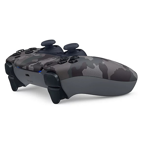 نمای کناری دسته بیسیم PS5 مدل DualSense Gray Camouflage و کلیدهای تریگر