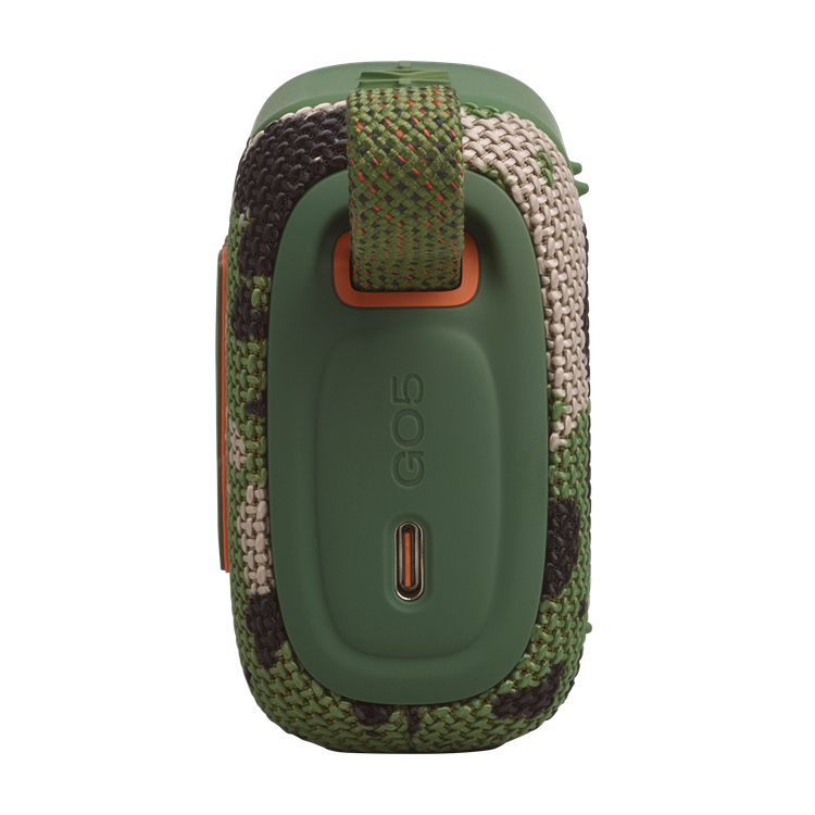 نمای پشت اسپیکر JBL Go 5 رنگ Squad (ارتشی) و درگاه USB-C