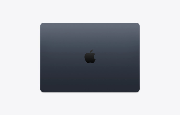 نمای پشت MacBook Air 15 اینچی اپل M۵ رنگ Midnight با لوگوی Apple
