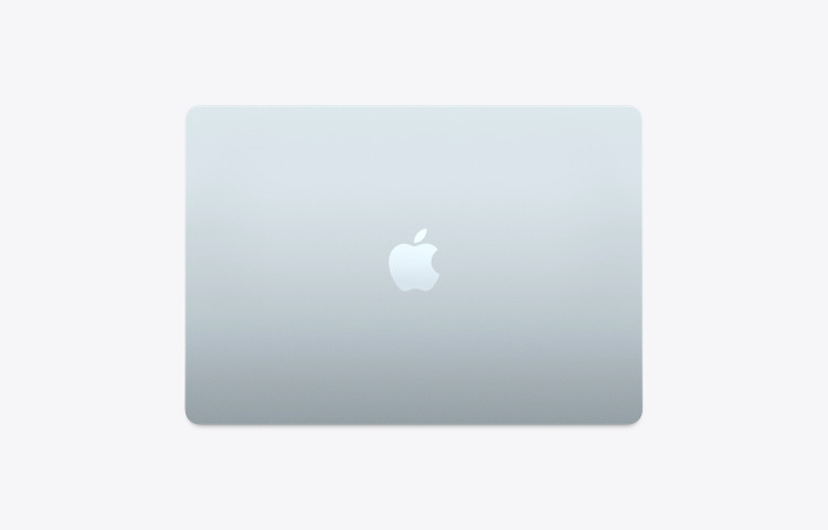 نمای پشت لپ تاپ Apple MacBook Air 15 M5 مدل MDVT4 رنگ Sky Blue با لوگوی اپل