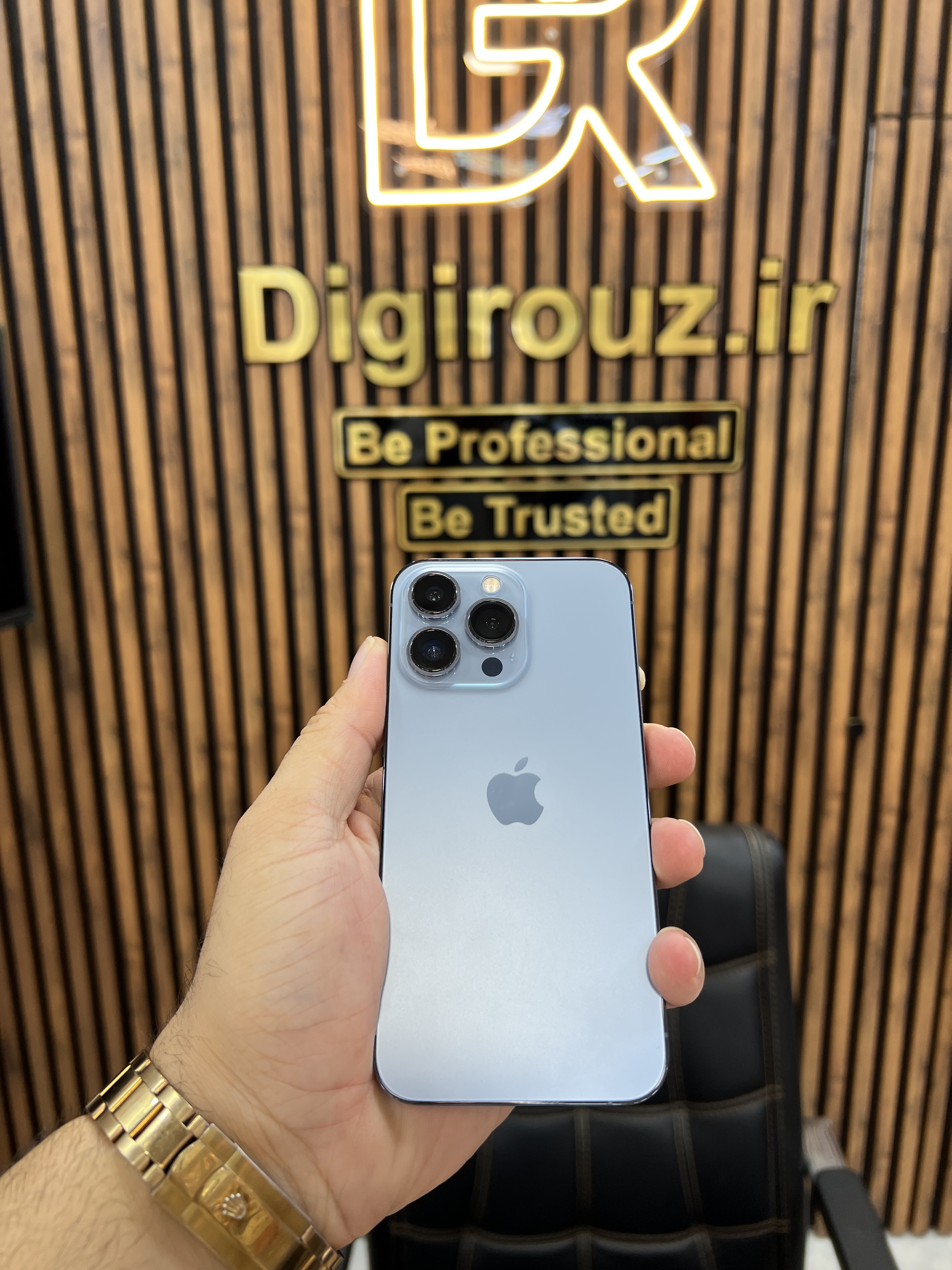 گوشی اپل iPhone 13 Pro ظرفیت 256 گیگابایت با سلامت باتری 100 درصد