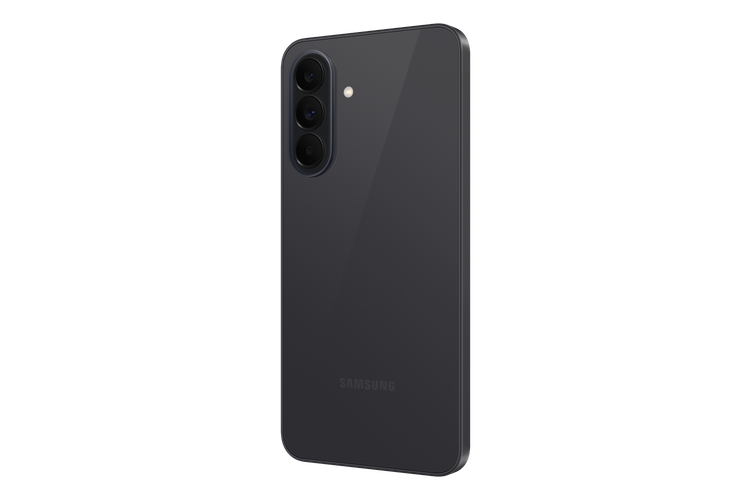 نمای پشت سامسونگ Galaxy A37 5G مشکی و ماژول دوربین سهگانه