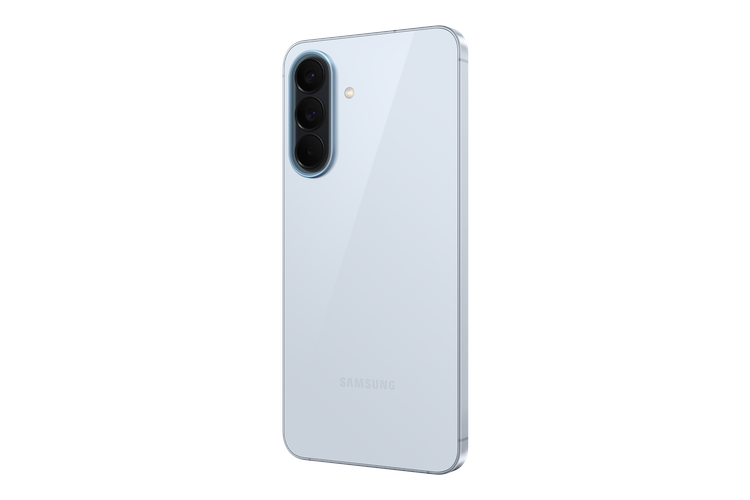 نمای زاویهدار پشت سامسونگ Galaxy A57 5G رنگ آبی یخی