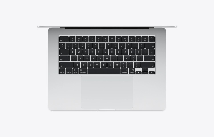 نمای کیبورد و ترکپد MacBook Air 15 اینچی M5 مدل MDV94 رنگ Silver