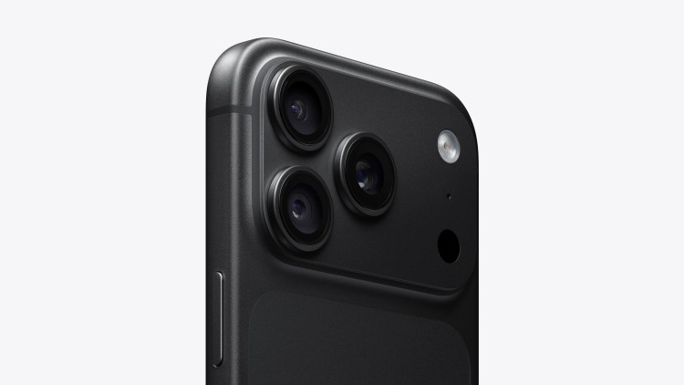 iPhone 18 Pro 1TB مشکی، نمای نزدیک دوربینهای پشت
